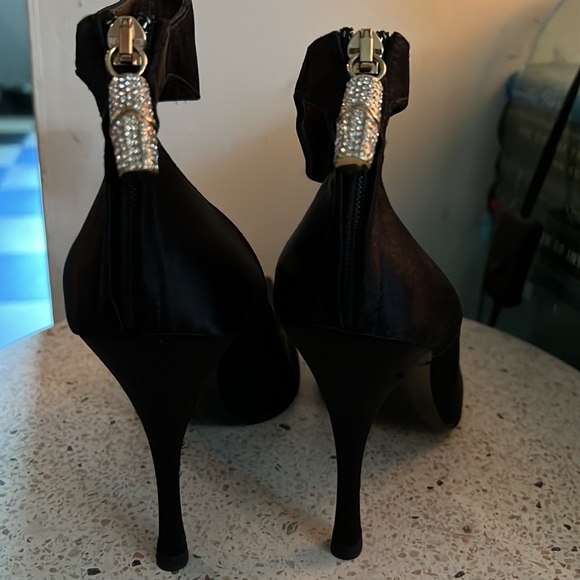 Gucci size 6.5 black satin high heel NWT - Picture 3 of 6